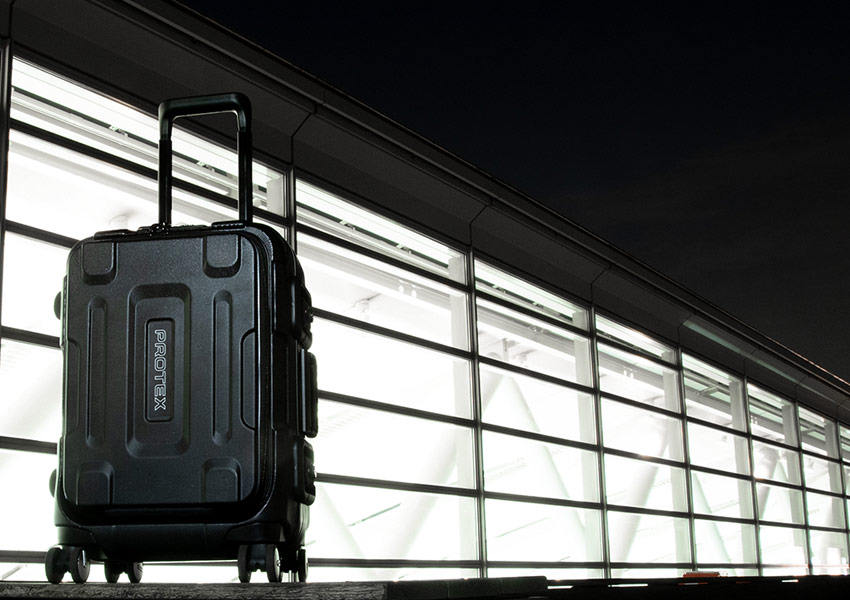 機能性とデザイン性を兼ね備えたメンズスーツケースPROTEX